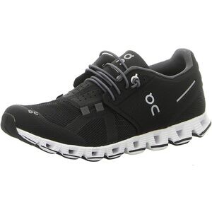 On Women’s Cloud 5 sneakers- size 7